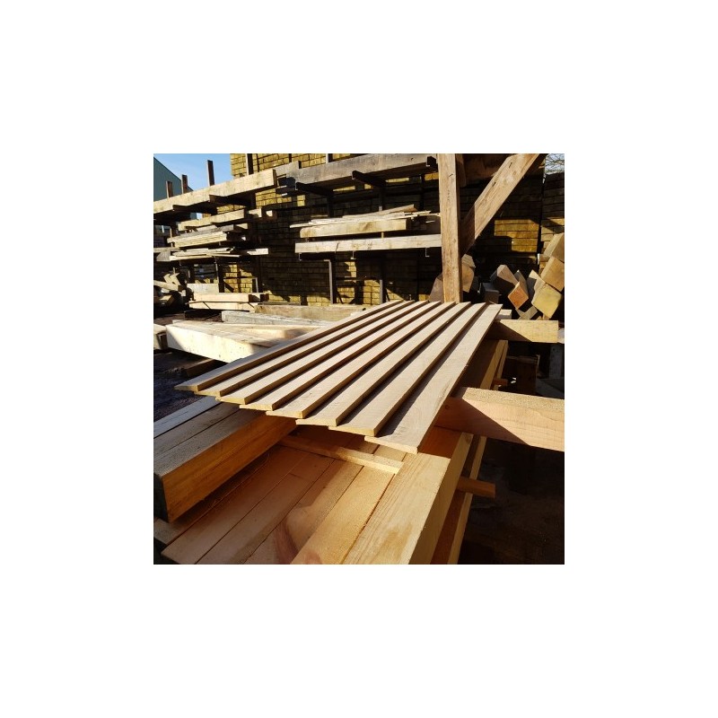 Lightweight Air Dried Oak Featheredge Cladding