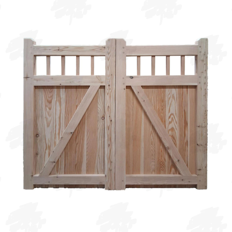 Pair of British Douglas Fir Flat Top Cottage Style Driveway Gates