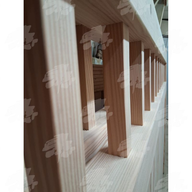 Pair of European Oak Flat Top Cottage Style Driveway Gates