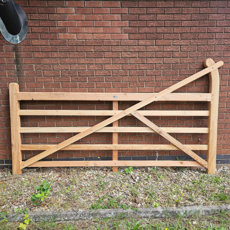 British Douglas Fir Curved Heel (Ranch) & 5 Bar Gate Combo | Buy Online from the Experts at UK Timber
