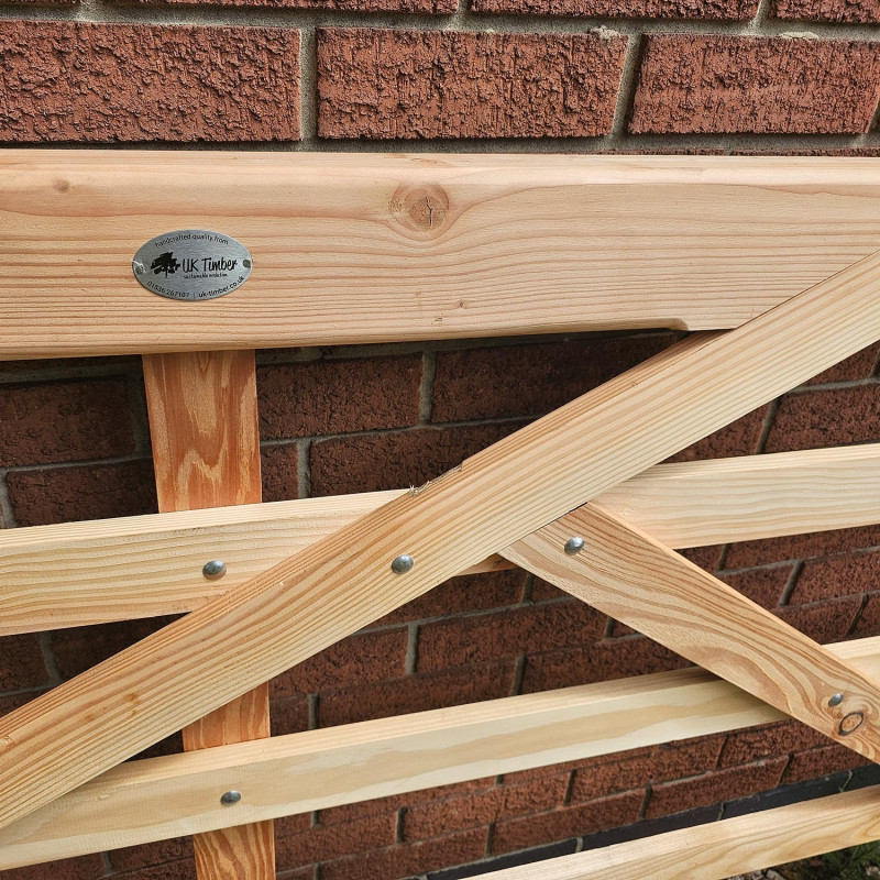British Douglas Fir Curved Heel (Ranch) & 5 Bar Gate Combo