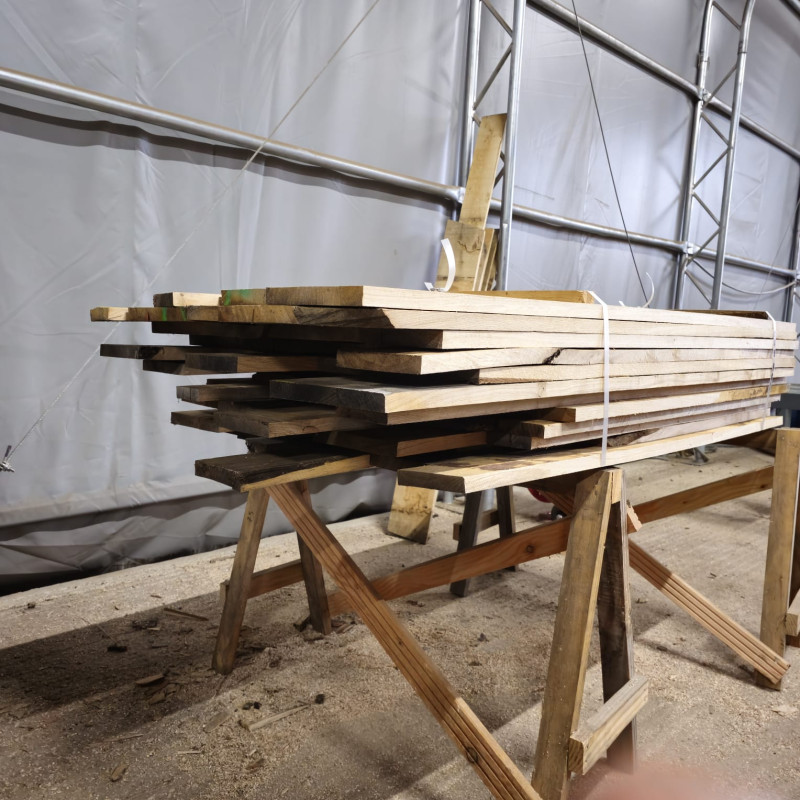 Kiln Dried 27mm European Oak Boards - A/B Grade, 62 Boards (0.38m3) - Pack nr EAB901