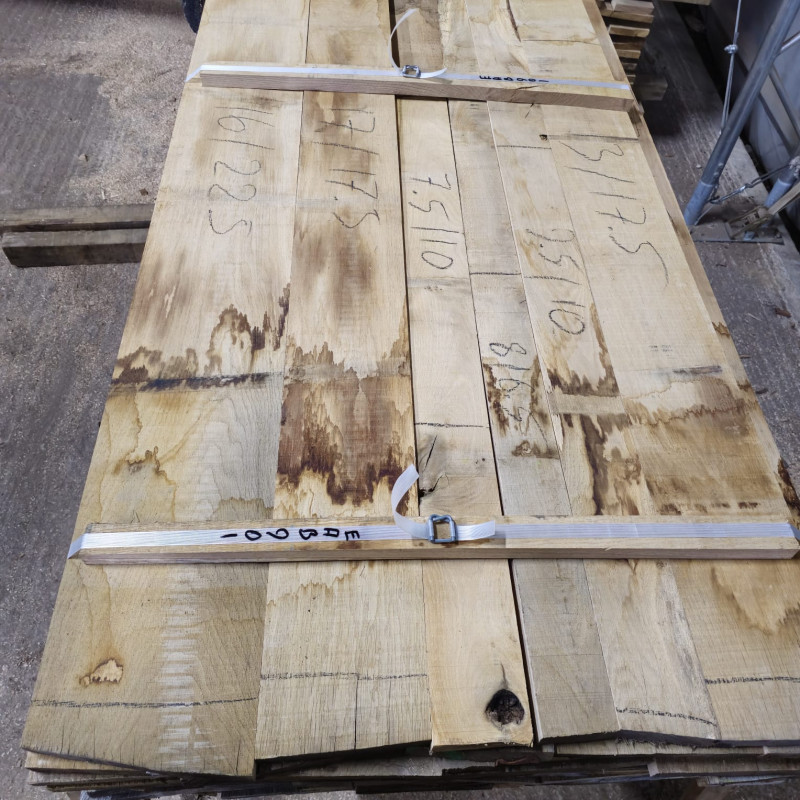 Kiln Dried 27mm European Oak Boards - A/B Grade, 62 Boards (0.38m3) - Pack nr EAB901