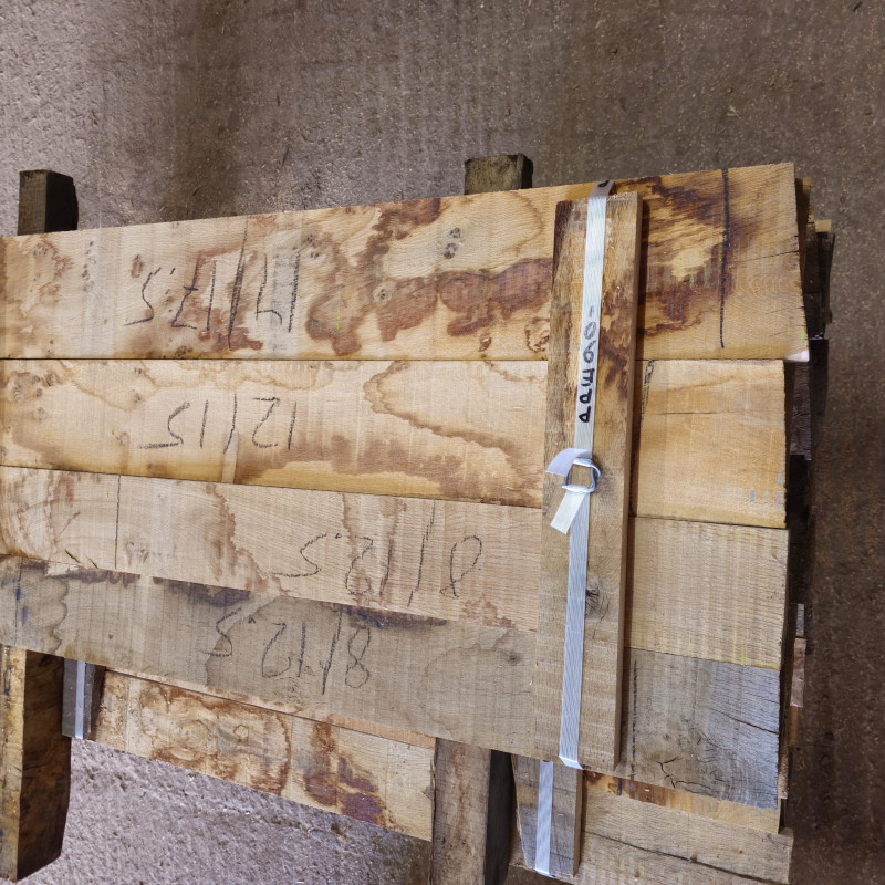 Kiln Dried 27mm European Oak Boards - Pippy Oak Grade, 19 Boards (0.1m3) - Pack nr PPE901