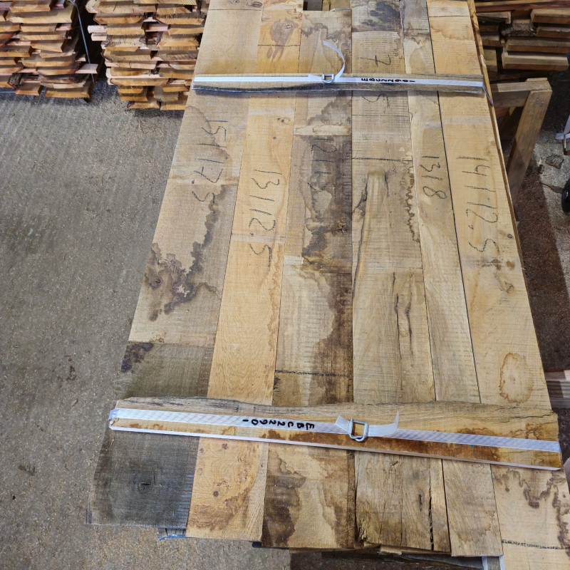 Kiln Dried 22mm European Oak Boards - A/B Grade, 38 Boards (0.16m3) - Pack nr EAB22901