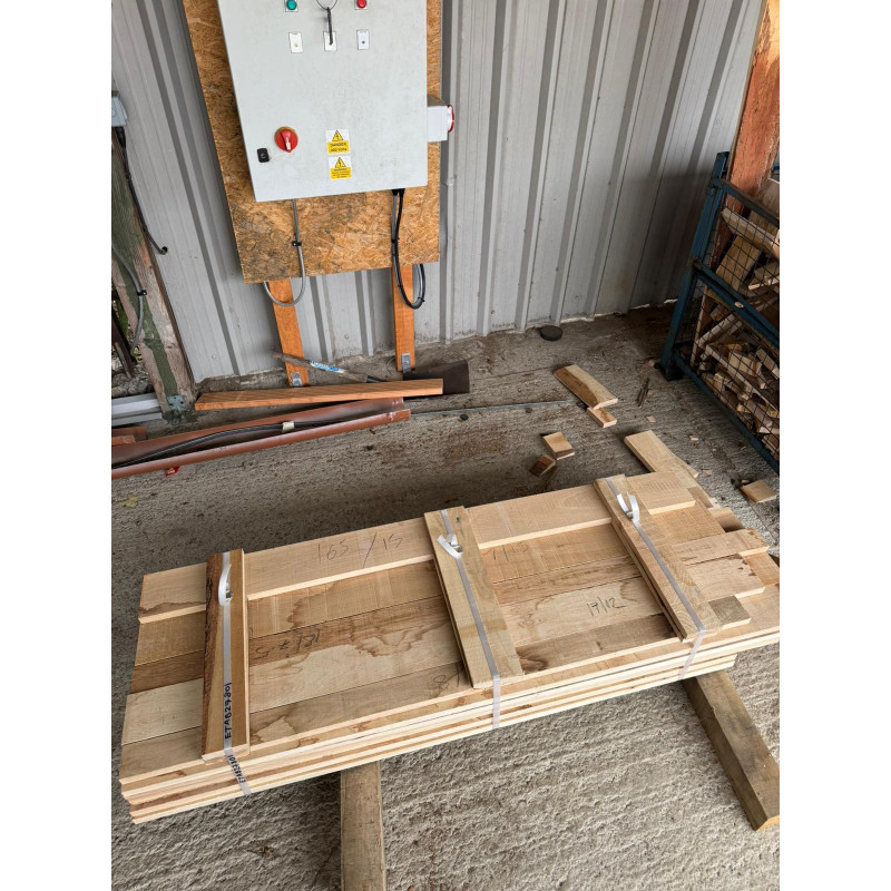 Kiln Dried 27mm Defected European Oak Boards - A/B Grade, 29 Boards (0.20m3) - Pack Ref. SE-EO-AB-27-1020
