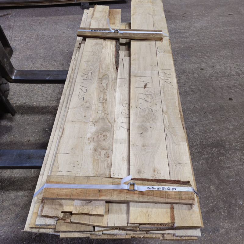 Kiln Dried 27mm European Pippy Oak Boards, 25 Boards (0.12m3) - Pack Ref. SE-EO-PP-27-1026