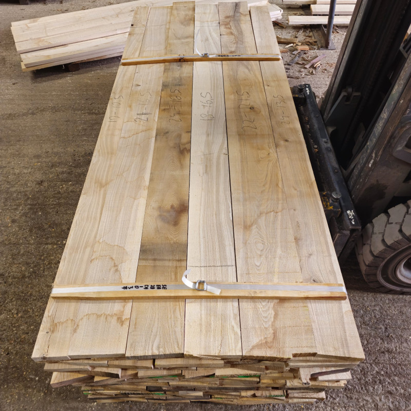 Kiln Dried 28mm English Ash Oak Boards - Character Grade, 108 Boards (0.901m3) - Pack nr SE-EA-CH-28-1037