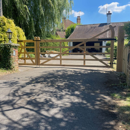 European Oak Curved Heel (Ranch Style) Gate Combo | Buy Online from the Experts at UK Timber