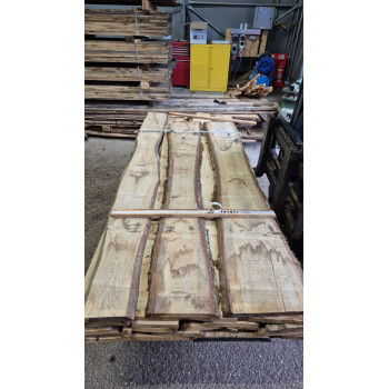 Kiln Dried 27mm European Oak Boards - A/B Grade, 22 Boards (0.22M3) - Pack Ref. WE-EO-AB-KD-27-1042