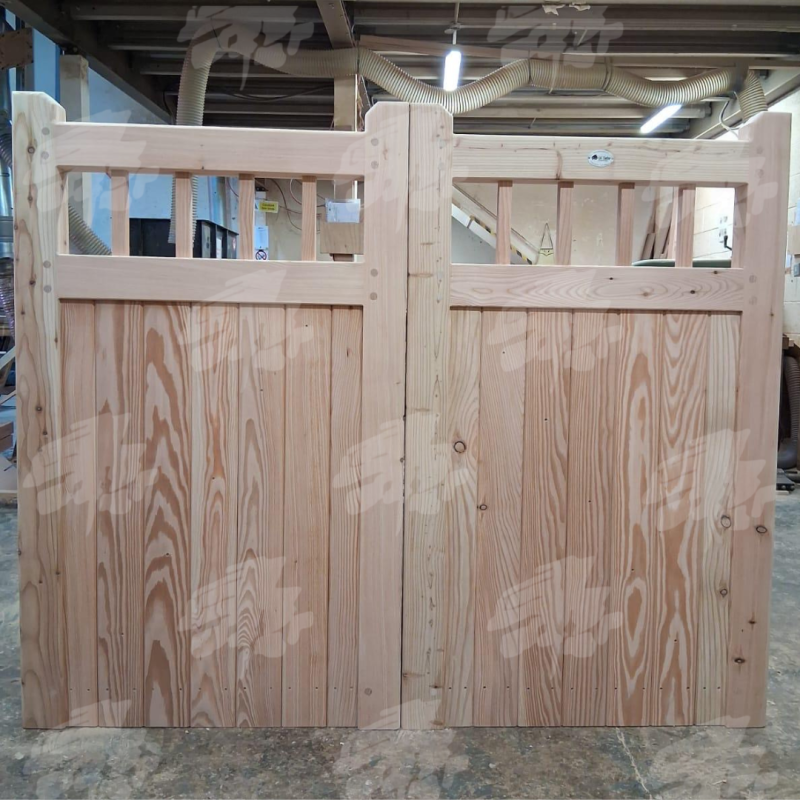 Pair of British Douglas Fir Flat Top Cottage Style Driveway Gates | Buy Online from the Experts at UK Timber