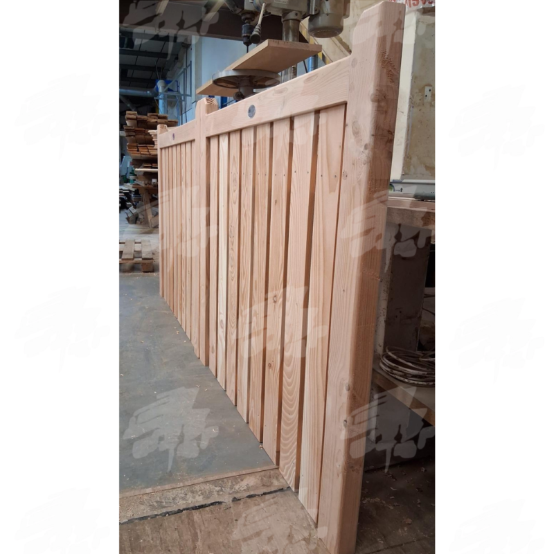 Pair of British Douglas Fir Flat Top Palisade Driveway Gates | Buy Online from the Experts at UK Timber