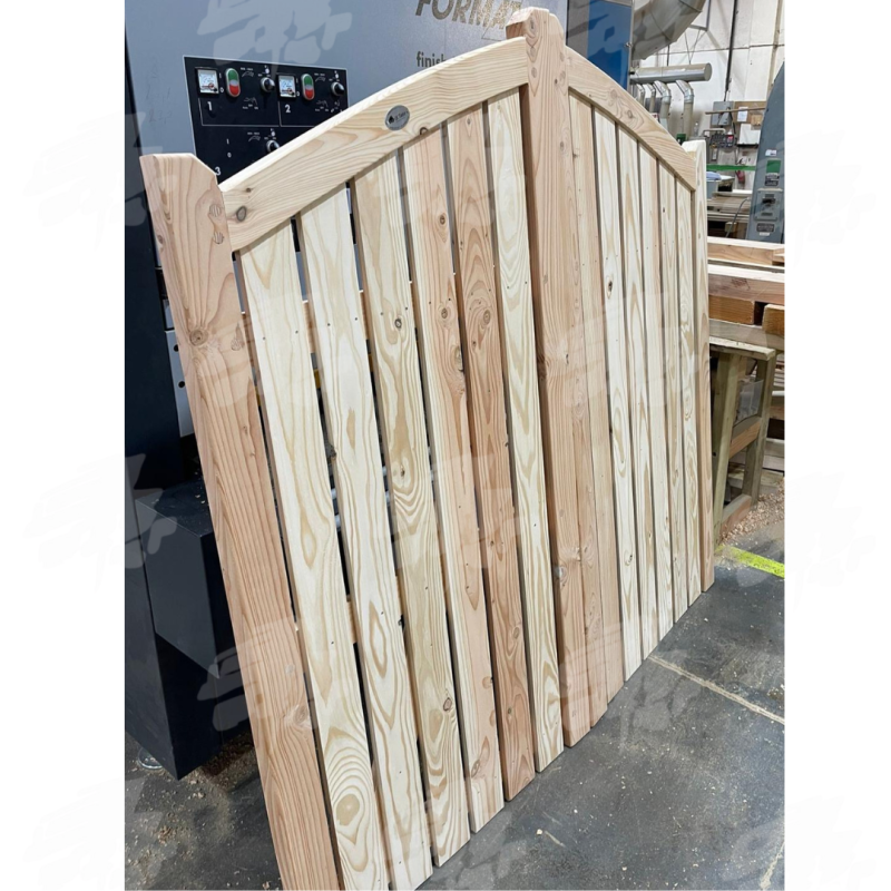 Pair of British Douglas Fir Curved Top Palisade Driveway Gates | Buy Online from the Experts at UK Timber