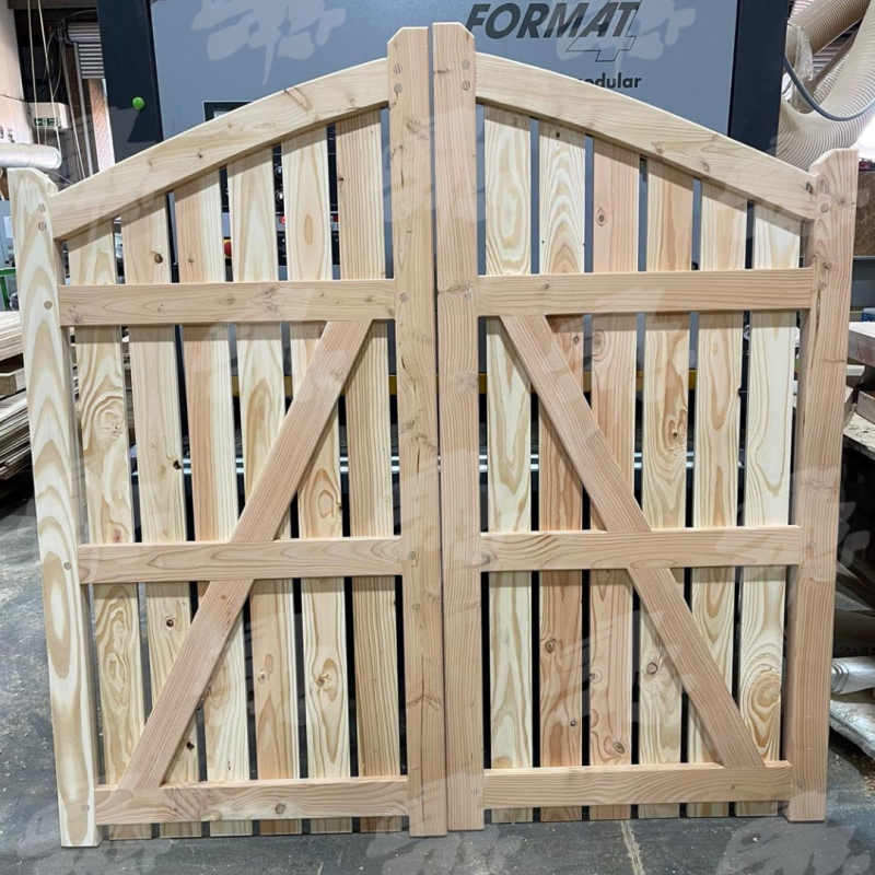 Pair of British Douglas Fir Curved Top Palisade Driveway Gates | Buy Online from the Experts at UK Timber