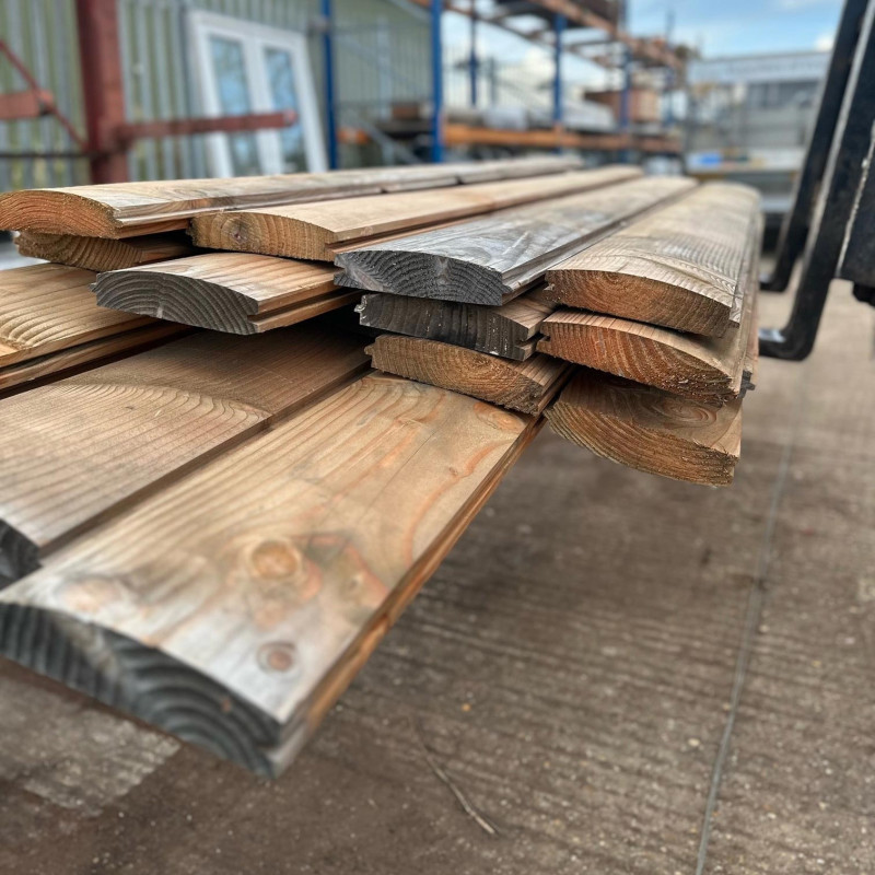 Douglas Fir Log Lap Sleepers | Buy Contemporary Landscaping Online from the Experts at UK Timber