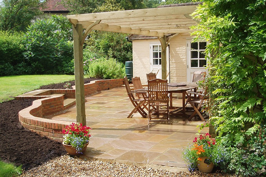 ENHANCE YOUR GARDEN WITH A PERGOLA OR TERRACE